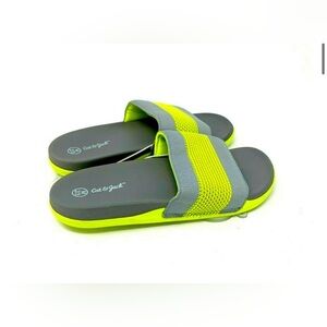 Cat & Jack Aaidan Slip On Slides Yellow Boys Size 4/5 NWT